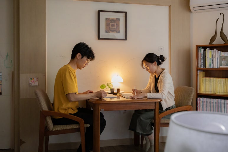 서울 마포구 바르네오 하우스 : 당근 거래로 코리안 빈티지 집을 꾸민 크리에이터의 집