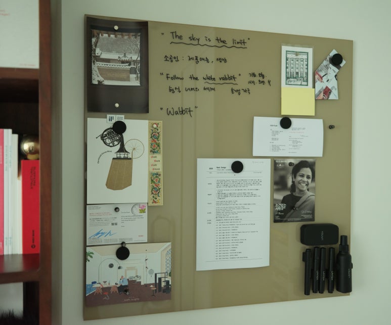 서울 은평구 튤리파(Tulipa) 하우스 : 공공디자인의 가치와 포용을 추구하는 컬렉터의 집