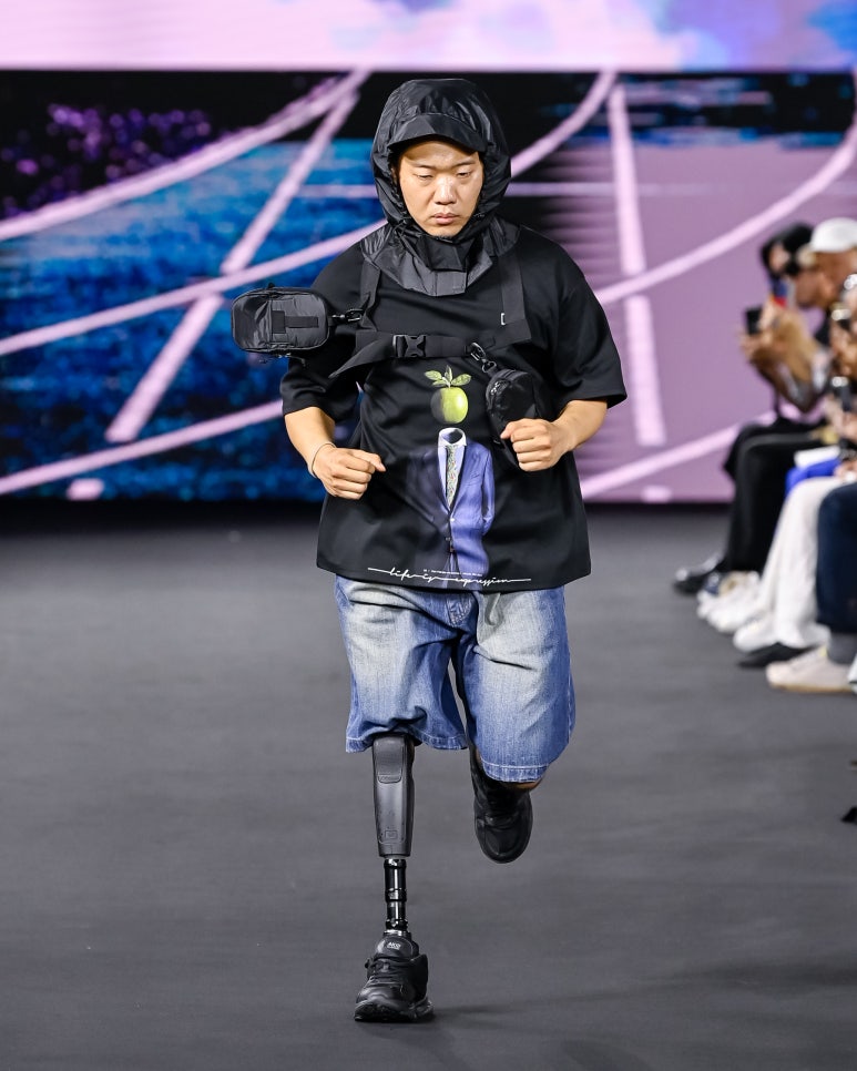 인터스타일 초대의 순간 : 이청청 디자이너 라이컬렉션 26SS 서울패션위크