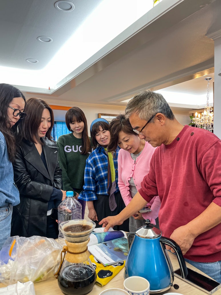 인터스타일 초대의 순간 : 연희동 사진가의 집
