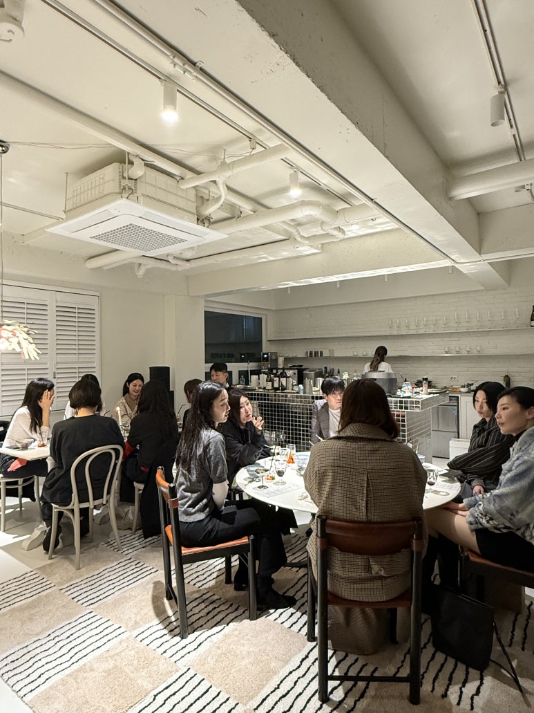 초대의 순간 : 패션 디자이너의 옷을 해석해서 요리로 만드는 패션셰프