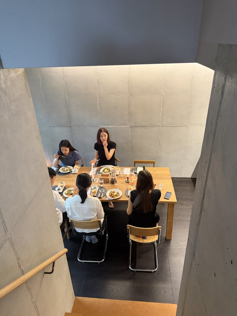 인터스타일 초대의 순간 : 영화 기생충을 해석한 코스요리로 &lsquo;선을 넘는 맛, 경계를 허무는 홈파티&rsquo;
