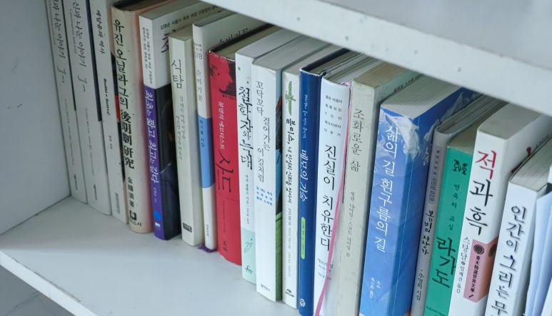 서울 대학로 코시 하우스 : 나와 세상의 연결을 그리는 예술가의 집
